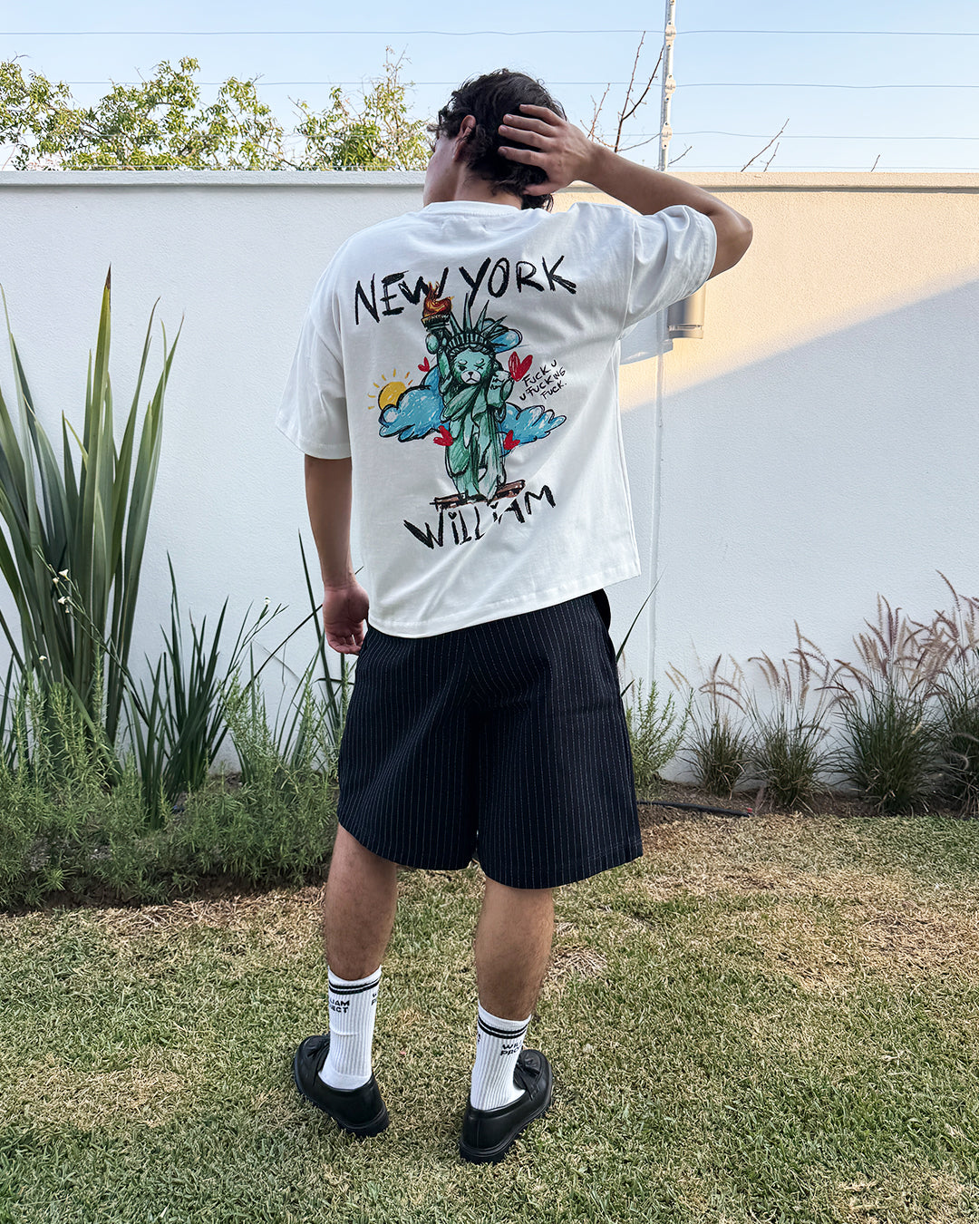 New York Crayon playera semi oversize
