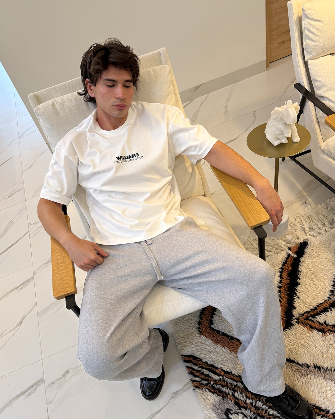Offline is the new luxury playera oversize