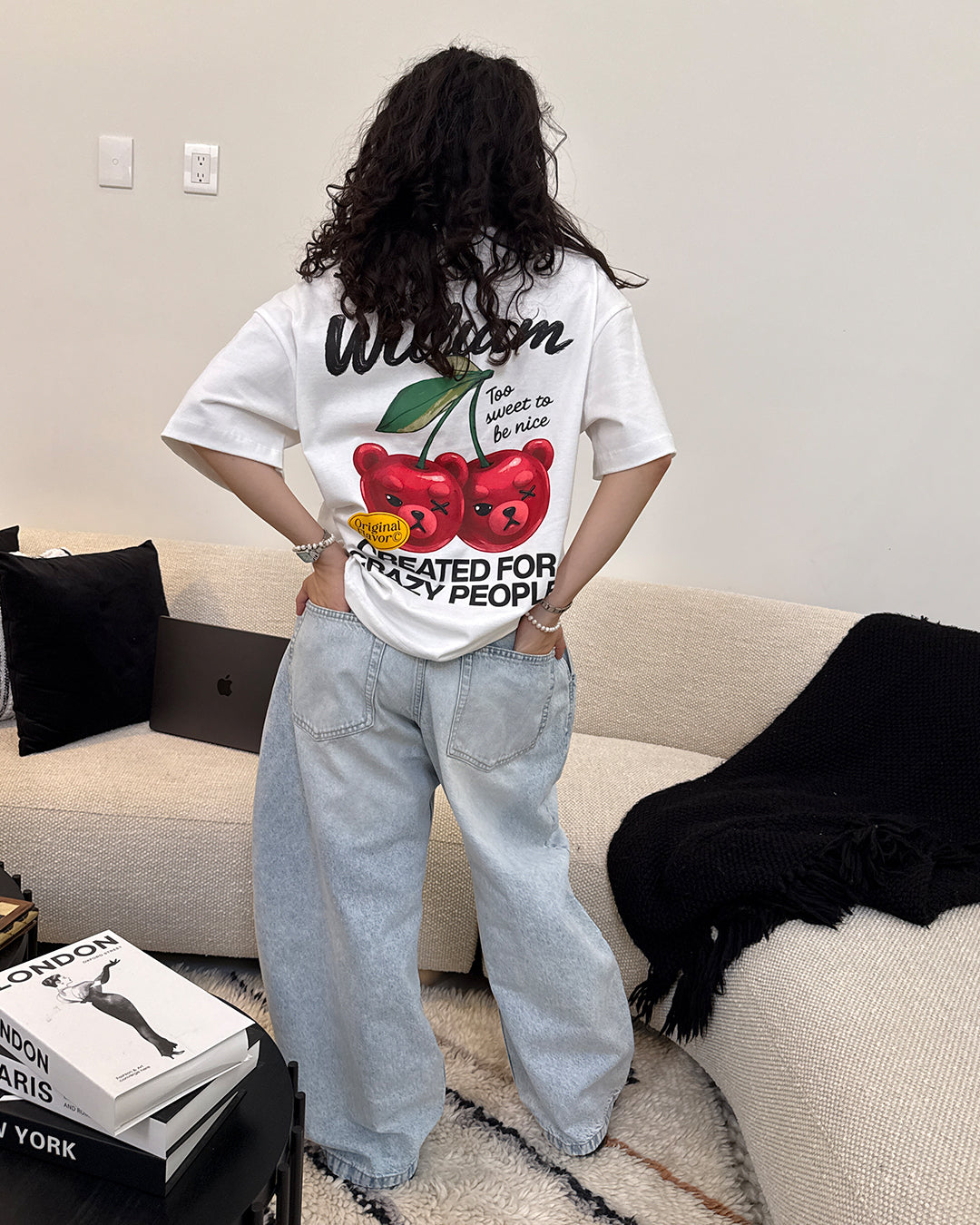 William Cherries playera semi oversize