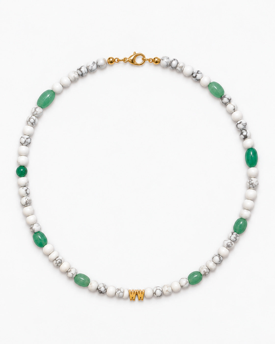 WW Mint collar de cuentas blancas y verdes con dije WW dorado